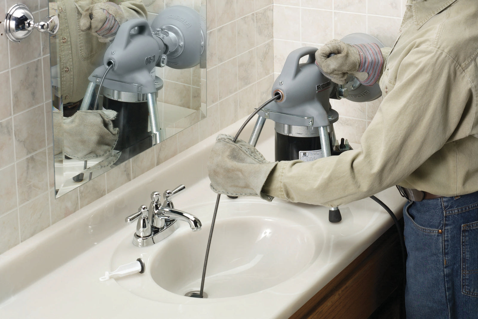 RIDGID Machine with A-1 RIDGID drain cleaning mitt – product view | 11971
