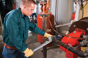 RIDGID 24" Aluminum Straight Pipe Wrench – in use | 31105
