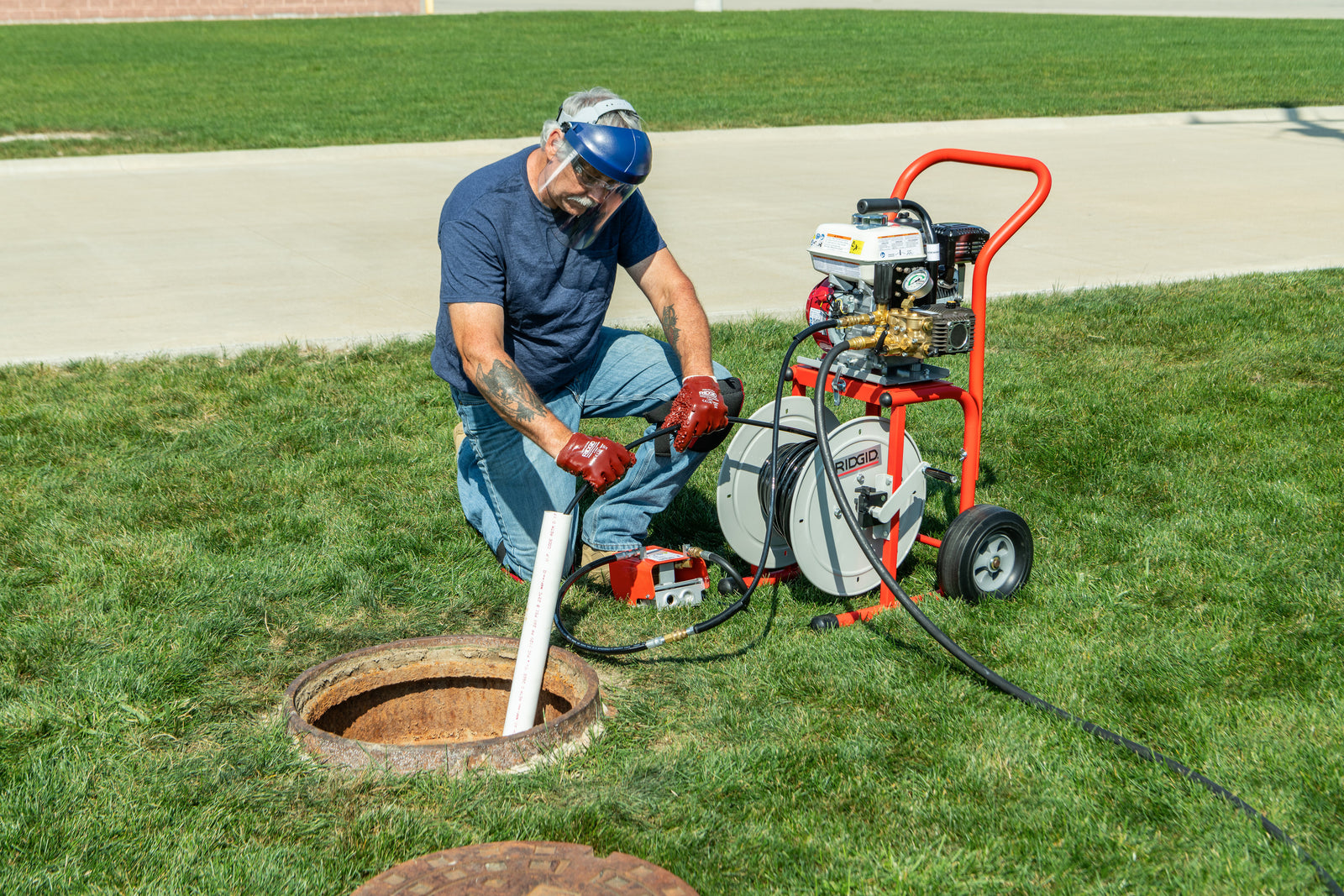 RIDGID KJ-2200 Jetter with Pulse – H-61, H-62, and H-64 1⁄8" NPT Nozzles – H-71 and H-72 1⁄4" NPT Nozzles – 75' x 3⁄16" (22.8 m x 4.8 mm) Trap Hose – FV-1 Foot Valve – Nozzle Clean